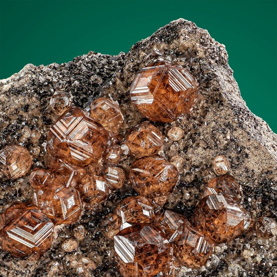 Hessonite-Jeffrey Mine | Asbestos | Québec | Canada